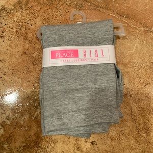 Girls capri leggings, new! Size L